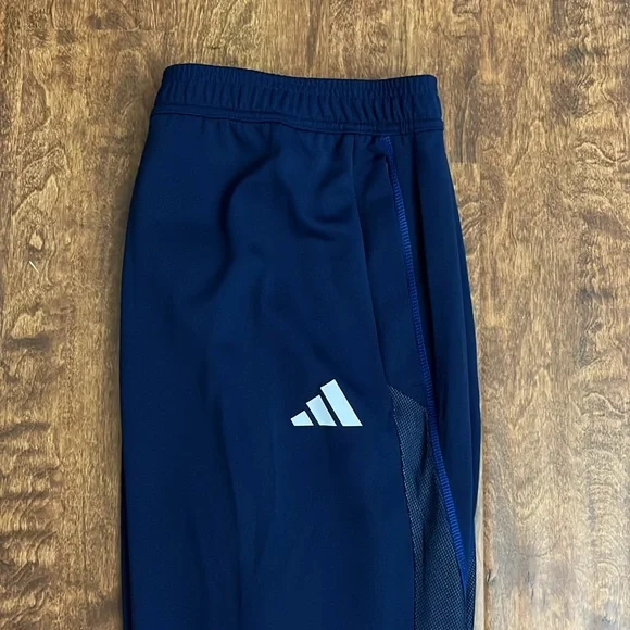 Adidas TIRO23 Training Joggers Size XL - Picture 3 of 17
